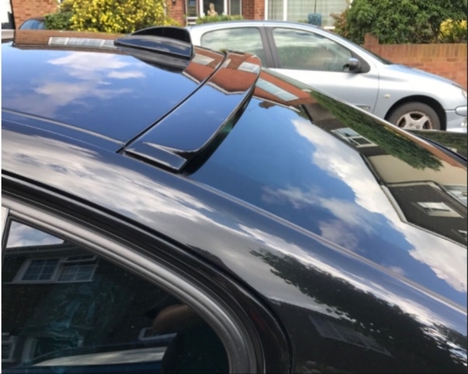 BMW 3 SERISI E90 2005-2012 IÇIN UYUMLU CAM ÜSTÜ SPOILER - PIANO BLACK (PARLAK SIYAH)